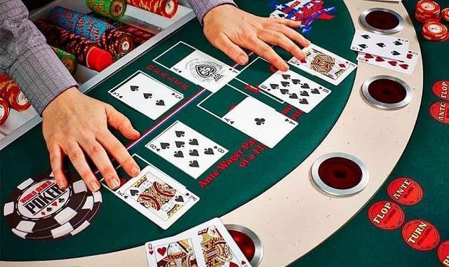 Poker Là Gì? - Định Nghĩa và Bản Chất Cốt Lõi